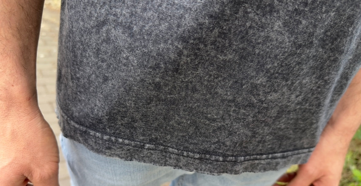 T-shirt Lavata con acido nero