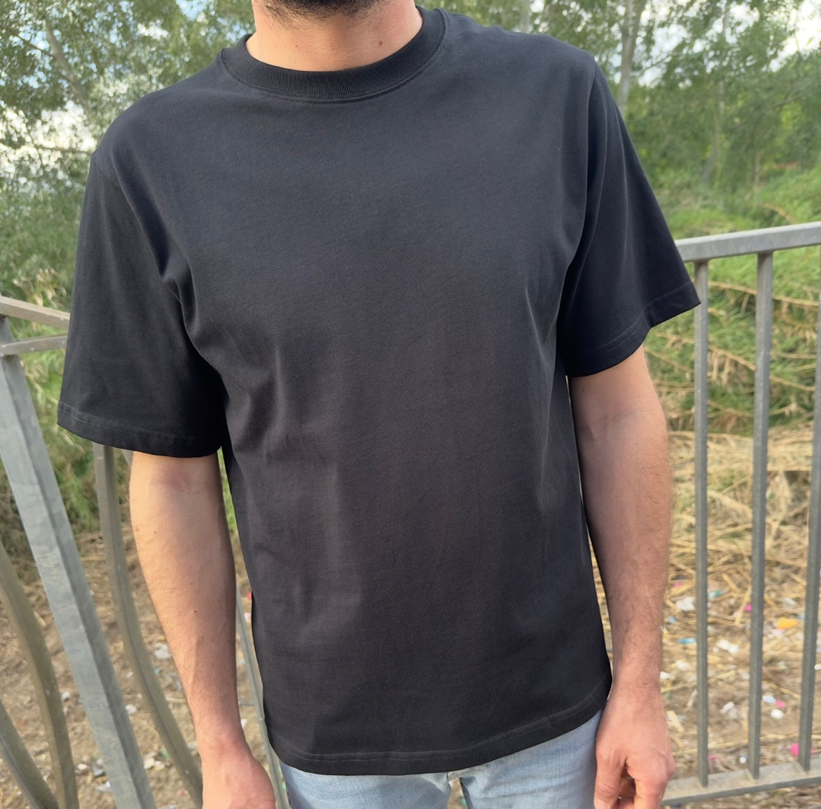 T-shirt nera in cotone