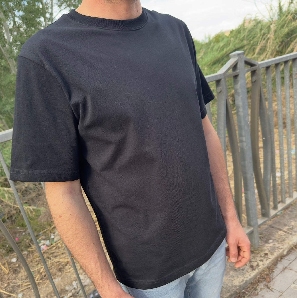 T-shirt nera in cotone