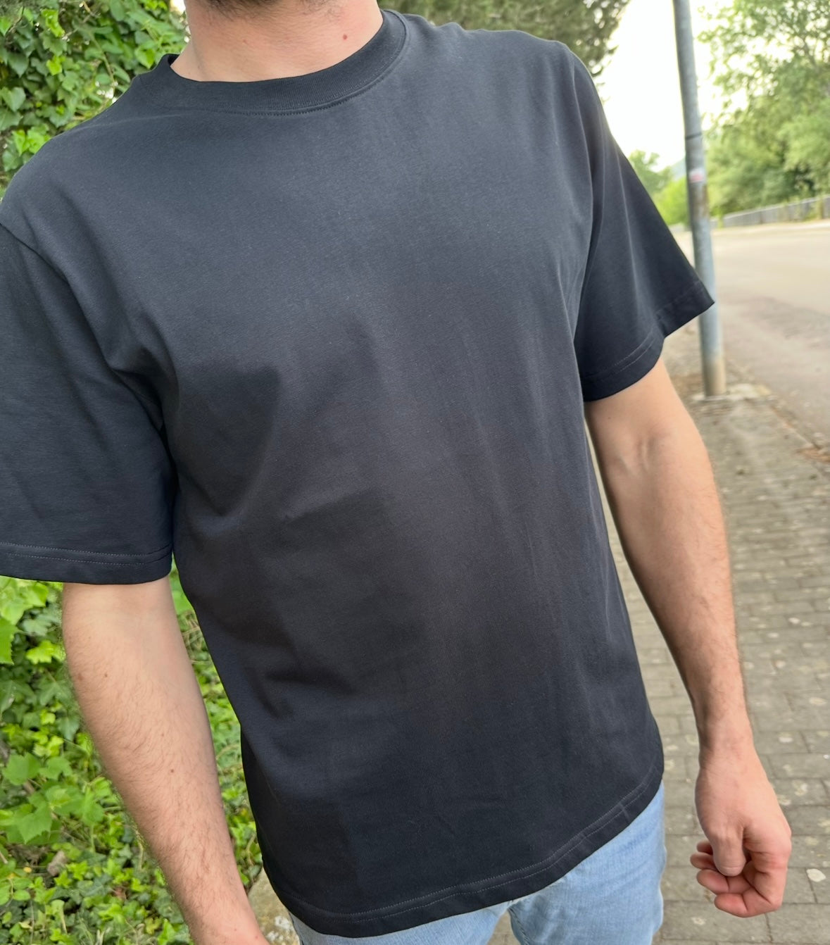 T-shirt nera in cotone