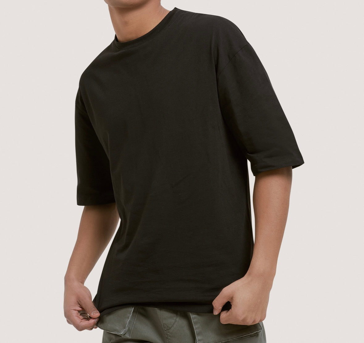 T-shirt nera oversize in cotone nera