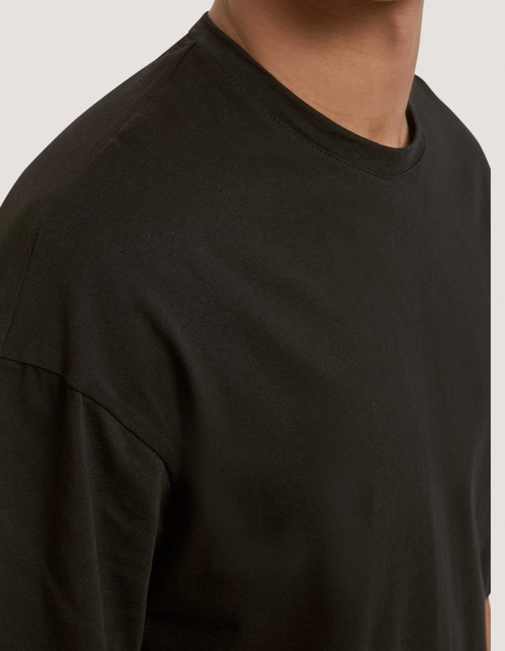 T-shirt nera oversize in cotone nera