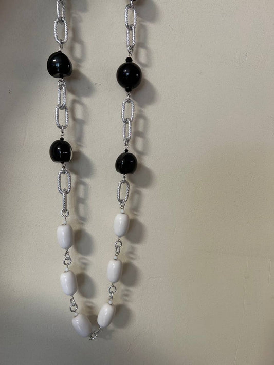Collana lunga con catena alternata a pietre in resina
