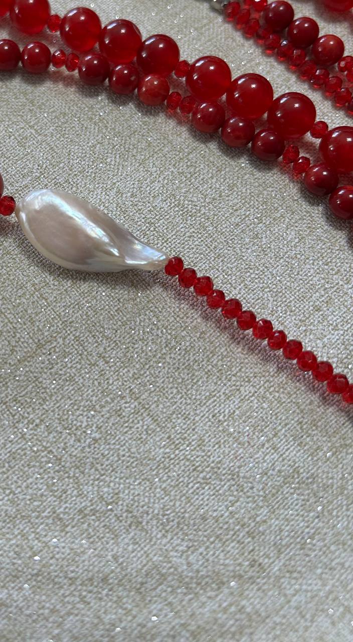 Collana con pietre dure rosse