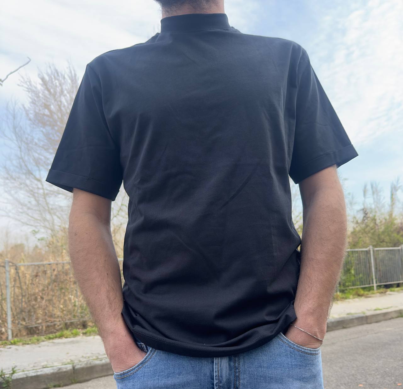 T-shirt nera