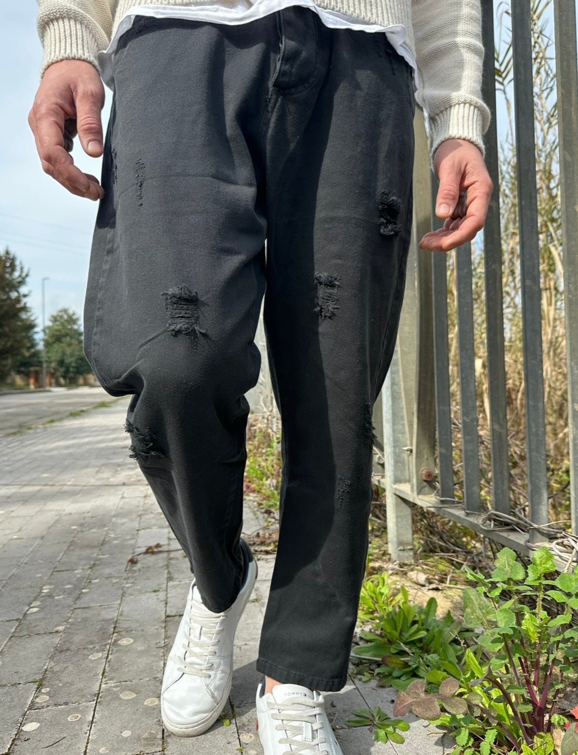 Jeans nero strappato