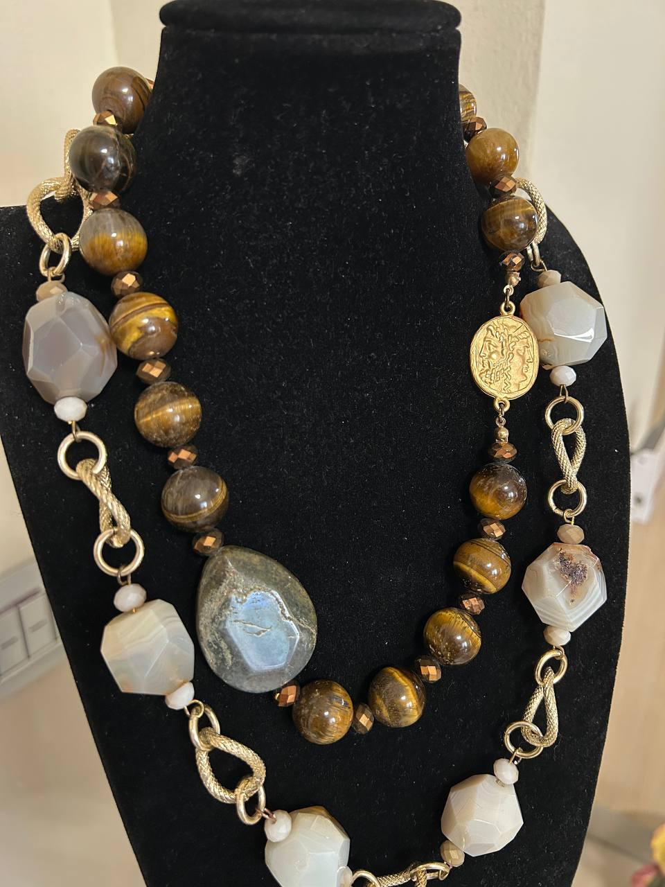 Collana a doppio filo con pietre dure