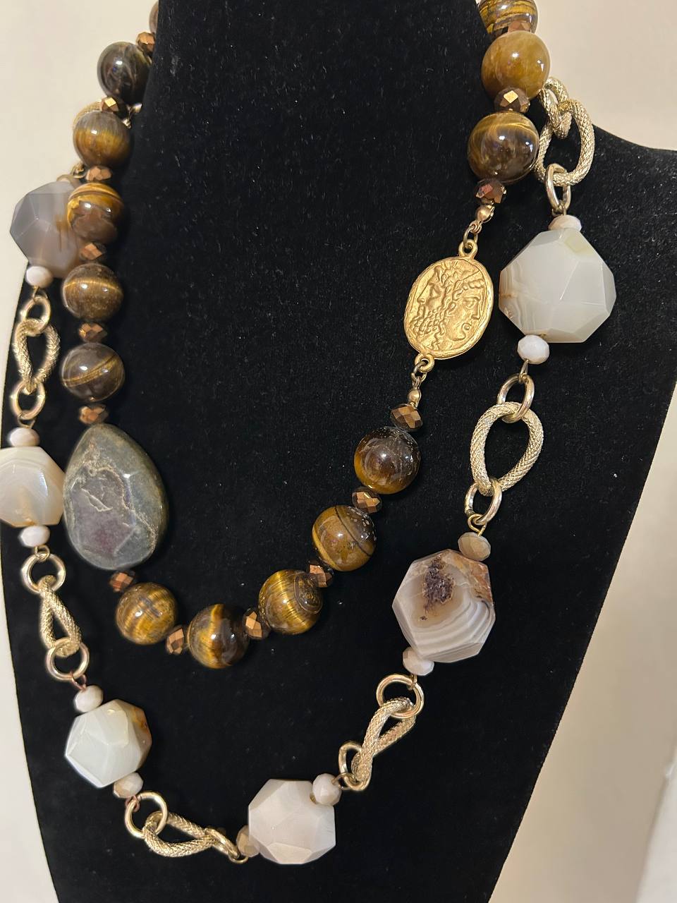 Collana a doppio filo con pietre dure