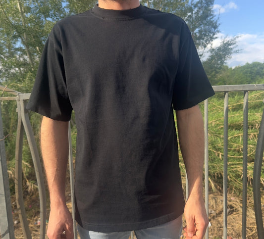 T-shirt nera